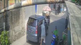 Marbot masjid Al-Muawanah di Jakarta Selatan menjadi korban pencurian motor yang terekam CCTV dan viral di media sosial.