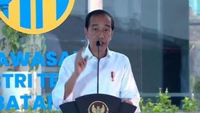 Presiden Joko Widodo (Jokowi) meresmikan operasional Kawasan Industri Terpadu Batang di Jawa Tengah pada Jumat, menandai langkah besar dalam pengembangan industri dan penciptaan lapangan kerja di Indonesia.