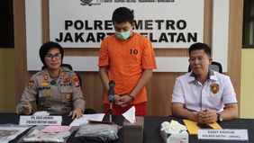 Keduanya berkenalan lewat media sosial 