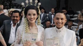 Susan Sameh pamer foto akad nikah namun disebut netizen bagian dari film.