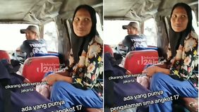 Penumpang kaget dengan ongkos yang diminta sopir angkot.