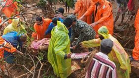 143 orang dilaporkan tewas, dan sekitar 130 orang terluka akibat tanah longsor besar melanda daerah perbukitan dekat Meppadi di Wayanad.