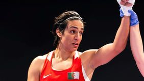 Melangkah ke final, petinju perempuan yang bernama Imane Khelif tinggal selangkah lagi untuk meraih medali emas di Olimpiade Paris 2024. Ia berhasil maju ke perebutan medali dalam cabang olahraga tinju kelas putri 66 kg.