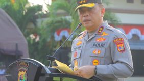 Kasus penembakan tiga anggota polisi oleh oknum TNI di Lampung terus menjadi perhatian publik. Dalam perkembangan terbaru, Kapolda Lampung, Irjen Pol Helmy Santika, mengungkapkan kemungkinan adanya pelaku lain yang terlibat dalam insiden tersebut.