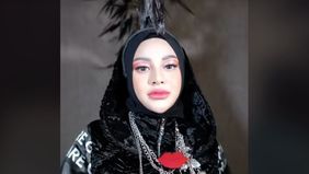 Aurel Hermansyah, putri sulung Anang Hermansyah kembali mencuri perhatian publik dengan penampilannya yang memukau di Jember Fashion Carnaval (JFC) 2024.