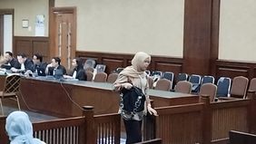 Ia dihadirkan di persidangan sebagai saksi 