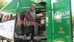 adan Amil Zakat Nasional (BAZNAS) RI melalui Program Bank Makanan mendistribusikan 1400 paket makanan Sajian Berkah Bergizi untuk para penyandang disabilitas mental dan masyarakat dhuafa di Tambun Selatan, Kabupaten Bekasi.