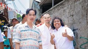 Wakil Presiden RI terpilih, Gibran Rakabuming melakukan aksi blusukan yang juga ditemani Raffi Ahmad dan Marshel Widianto di Tangsel.