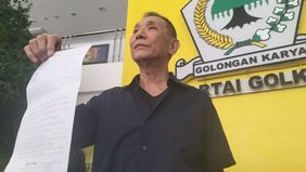 Mantan politisi Golkar, Jusuf Hamka, menyebut adanya pihak tertentu yang berpengaruh dalam keputusan Airlangga Hartarto mundur sebagai Ketua Umum DPP Golkar.