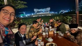 Menteri Keuangan (Menkeu) Sri Mulyani membagikan momen para menteri Kabinet Indonesia Maju makan bersama dengan Presiden Joko Widodo (Jokowi) di Ibu Kota Nusantara (IKN) Kalimantan Timur.