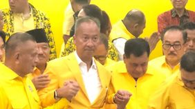 Kepengurusan sementara Partai Golkar yang dipimpin oleh Plt Ketua Umum Agus Gumiwang Kartasasmita dinyatakan demisioner.