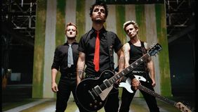 Grup rock legendaris asal Amerika Serikat, Green Day, akan menggelar konser tunggal bertajuk "Green Day Live in Jakarta" pada 15 Februari 2025 di Carnaval Ancol, Jakarta Utara.