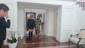 Wakil Presiden Ma'ruf Amin dan Ibu Wury Ma'ruf Amin tiba di Gedung Nusantara, Kompleks Parlemen Senayan, Jakarta, pada Jumat pagi untuk menghadiri Sidang Tahunan MPR 2024.