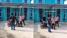 Video viral menunjukkan dugaan pemerasan oleh seorang satpam di Bekasi yang mengaku sebagai penduduk asli terhadap pemilik rumah yang sedang merenovasi.