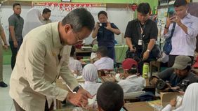 Pemerintah Provinsi DKI Jakarta memulai uji coba program Makan Bergizi Gratis (MBG) di Sekolah Dasar Negeri (SDN) Cideng 07, Gambir, Jakarta Pusat pada Senin (19/8/2024).