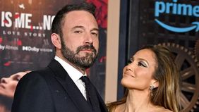 Jennifer Lopez mengajukan gugatan cerai kepada Ben Affleck setelah dua tahun menikah.