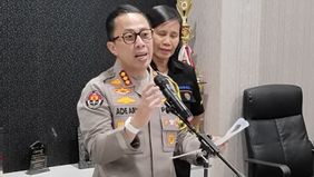 Polisi menangkap 11 orang dalam kasus judi online yang melibatkan beberapa pegawai dari Kementerian Komunikasi dan Digital (Komdigi).