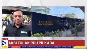 Ribuan Massa Berkumpul Di Bawah Jembatan Flyover, Jalan Urip Sumoharjo, Kota Makassar, Sulawesi Selatan.
