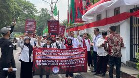 Masyarakat yang tergabung dalam Solidaritas Warga Jakarta (SWJ) menyampaikan dukungan terhadap hasil keputusan Ketua Umum PDI Perjuangan Megawati Soekarno Putri dalam kontestasi Pilgub 2024.