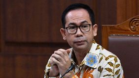 Riwayat kontroversial Tubagus Chaeri Wardana, suami Airin Rachmi Diany yang mencalonkan diri dalam Pilkada 2024, menarik perhatian publik.