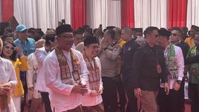 Bakal Calon Gubernur Jakarta, Ridwan Kamil dan Wakilnya yaitu Suswono tiba di KPU Jakarta, Rabu (28/8/2024).