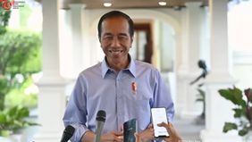 Jokowi biasanya mengenakan kemeja warna putih 