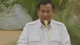 Sontak para ketua umum partai yang hadir tertawa ketika mendengar kelakar Prabowo.