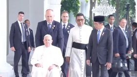 Paus Fransiskus bertemu Presiden Joko Widodo di Istana Kepresidenan, Jakarta pada Rabu, 4 September 2024 hari ini.