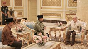 Prabowo Subianto melakukan pertemuan dengan Raja Malaysia Yang Maha Mulia Seri Paduka Baginda Yang Di-Pertuan Agong, Sultan Ibrahim, di Malaysia, Sabtu, 7 September 2024.