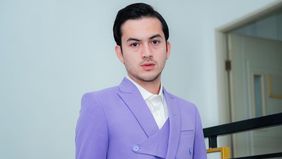 Rizky Nazar keciduk berduaan dengan Dosma di sebuah kelab malam hingga dirumorkan berselingkuh dari Syifa Hadju.