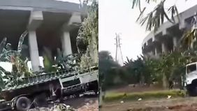 Insiden kecelakaan lalu lintas melibatkan sebuah truk kontainer terjadi di Tol Cibitung-Cilincing pada Senin, 9 September 2024.