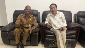 Pemerintah Provinsi (Pemprov) Papua memastikan bahwa Penjabat Ketua TP PKK Papua, Kerdina Ramses Limbong, dalam keadaan sehat meski pesawat Trigana Air yang dia tumpangi mengalami insiden tergelincir di Bandara Kamanap, Kabupaten Kepulauan Yapen, pad