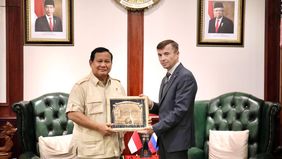 Menteri Pertahanan RI Prabowo Subianto menerima kunjungan kehormatan Duta Besar Federasi Rusia untuk Republik Indonesia, H.E. Mr. Sergei Gennadievich Tolchenov, di Kementerian Pertahanan, Jakarta, Senin (9/9).