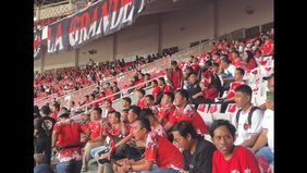 Mereka hendak menyaksikan pertandingan Timnas Indonesia Vs Australia.