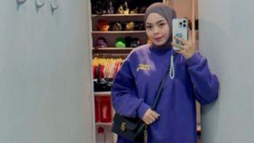 Rahayu Maharani, seorang selebgram dan influencer ternama asal Makassar, Sulawesi Selatan, baru-baru ini menjadi pusat perhatian publik setelah secara terbuka mengungkap perselingkuhan suaminya, Awal Adrians, yang juga seorang konten kreator.