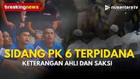 Salah satu tim kuasa hukum enam terpidana, Jutek Bongso menyampaikan materi lengkap terkait temuan dalam persidangan.