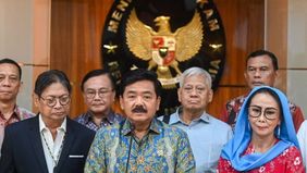 Kementerian Koordinator Bidang Politik, Hukum, dan Keamanan (Kemenko Polhukam) telah mengumumkan daftar 12 nama yang lolos seleksi sebagai calon anggota Komisi Kepolisian Nasional (Kompolnas) untuk periode 2024–2028.