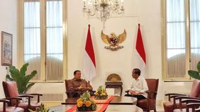 Sabtu pagi yang cerah, Istana Merdeka Jakarta menjadi saksi pertemuan bersejarah antara dua presiden Indonesia, Presiden Joko Widodo (Jokowi) dan Presiden keenam Republik Indonesia, Susilo Bambang Yudhoyono (SBY).