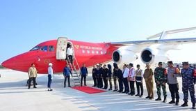 Presiden Joko Widodo (Jokowi) mencatat sejarah baru dengan suksesnya pendaratan pertama Pesawat Kepresidenan di Bandara Ibu Kota Nusantara (IKN) pada Selasa (24/9/2024).