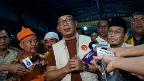 Ridwan Kamil-Suswono, mendatangi tokoh masyarakat Betawi yang tergabung dalam Sanggar Oplet Robet, Rabu, 25 September 2024 malam.