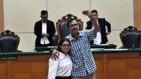 Pendiri Lokataru Haris Azhar dan Koordinator KontraS 2020–2023 Fatia Maulidiyanti tetap divonis bebas dalam kasus tuduhan pencemaran nama baik Luhut Binsar Pandjaitan. Mahkamah Agung menolak kasasi yang diajukan jaksa penuntut umum (JPU).