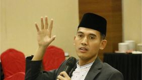 Majelis Ulama Indonesia (MUI) angkat bicara terkait ditemukannya produk makanan dengan nama tuyul, tuak, beer, dan wine yang telah mendapat sertifikasi halal dari BPJPH. Kabar tersebut sontak saja viral di media sosial hingga menuai kecaman publik.