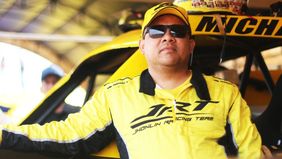 Sahbirin Noor merupakan kerabat dari pengusaha ternama Haji Isam 