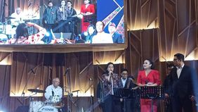 Menteri PUPR Basuki Hadi Muljono dan Menteri Keuangan Sri Mulyani menyanyikan lagu yang dipopulerkan Kris Dayanti, Menghitung Hari. Ini sejalan dengan masa kerja keduanya yang akan berakhir 10 hari lagi. 