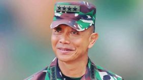 Eks Kepala Staf Angkatan Darat (KSAD) yang menjabat periode 2015-2018, Jenderal TNI (Purn) Mulyono, pernah melepas pangkat bintang empatnya saat berdiri di samping prajurit Komando Pasukan Khusus (Kopassus).