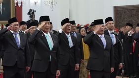 Presiden Prabowo Subianto resmi melantik sejumlah melantik kepala badan hingga utusan khusus presiden di Istana Negara, Jakarta, Selasa (22/10/2024).