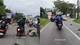 Mobil yang digunakan oleh pelaku pencurian menabrak sepeda motor yang ditumpangi oleh sebuah keluarga di Balikpapan, Kalimantan Timur. Sangat tragis, terdapat seorang balita berusia 4 tahun yang sedang berboncengan dengan kedua orang tuanya.