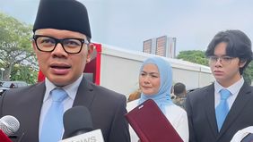 Wakil Kementerian Dalam Negeri, Bima Arya Sugiarto, menyatakan bahwa institusinya akan menindaklanjuti setiap laporan yang masuk melalui hotline Desk Pilkada Kemendagri