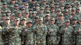 Hanya BG purnawirawan maupun jenderal TNI aktif yang memakai topi tersebut 