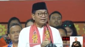 Pasangan calon gubernur dan calon wakil gubernur Jakarta, Pramono Anung-Rano Karno bakal memberikan modal bagi pelaku usaha lokal.